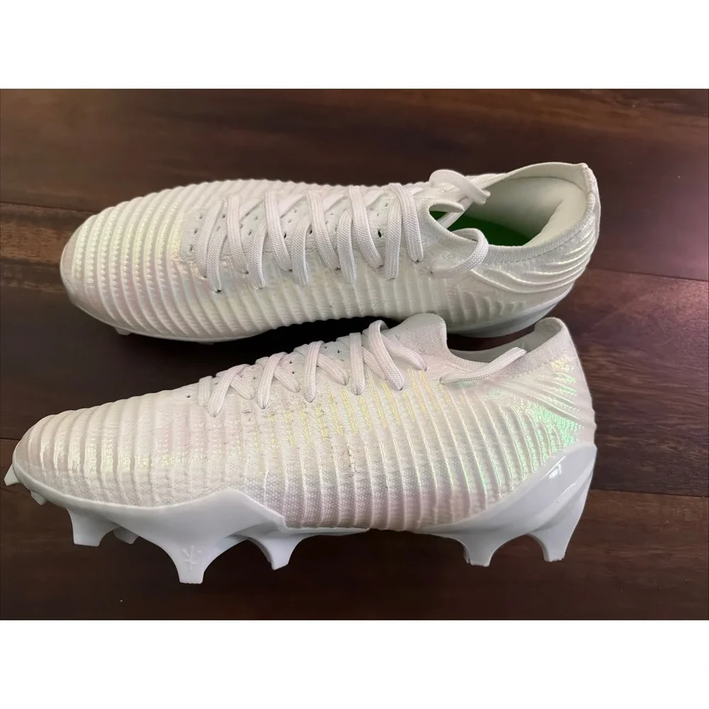 New Mens Under Armour Blur Pro Football Cleats Size 8 White Iridescent